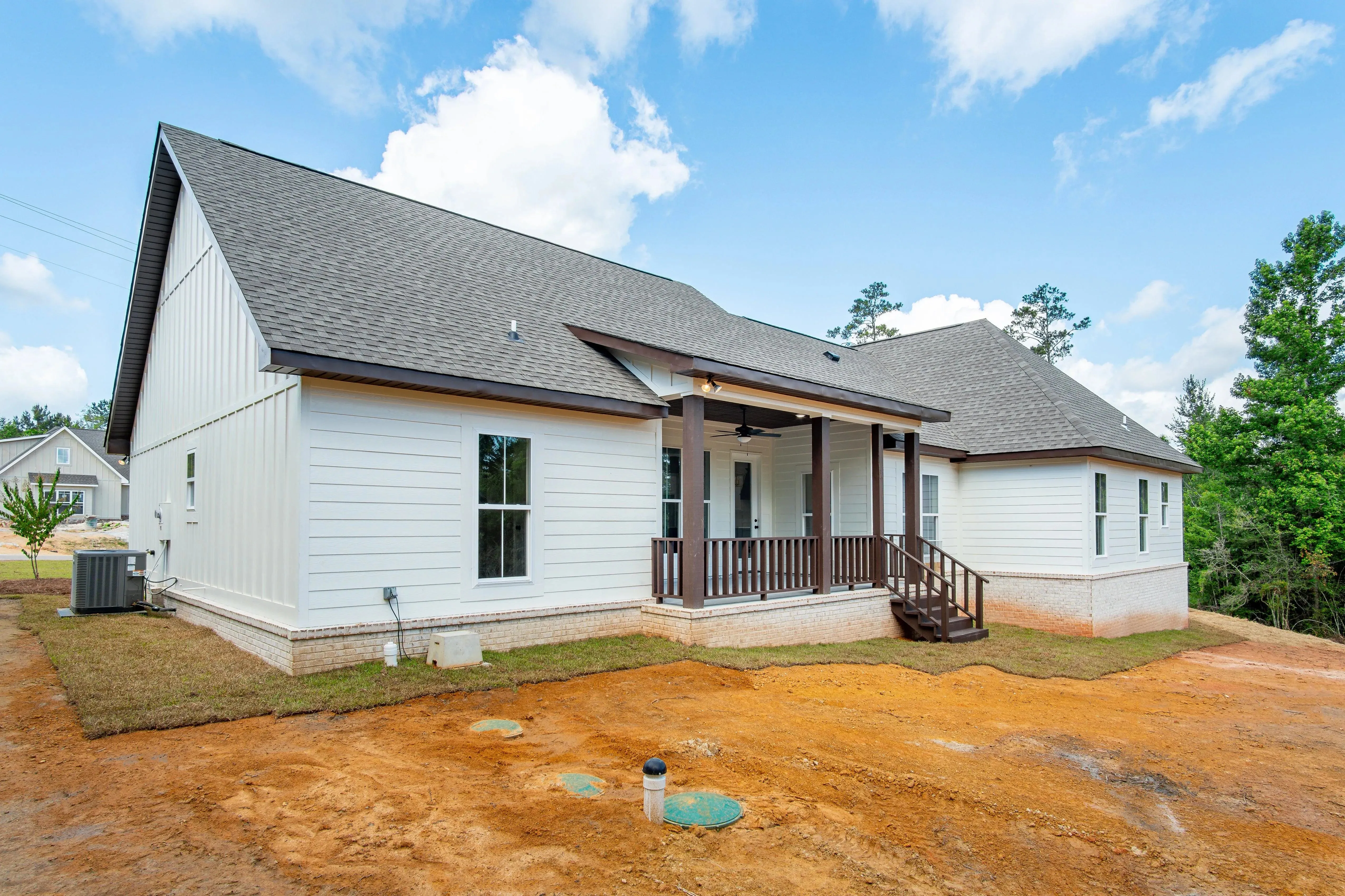 Inviting 4-Bedroom Home with Ample Outdoor Space and Stylish Design