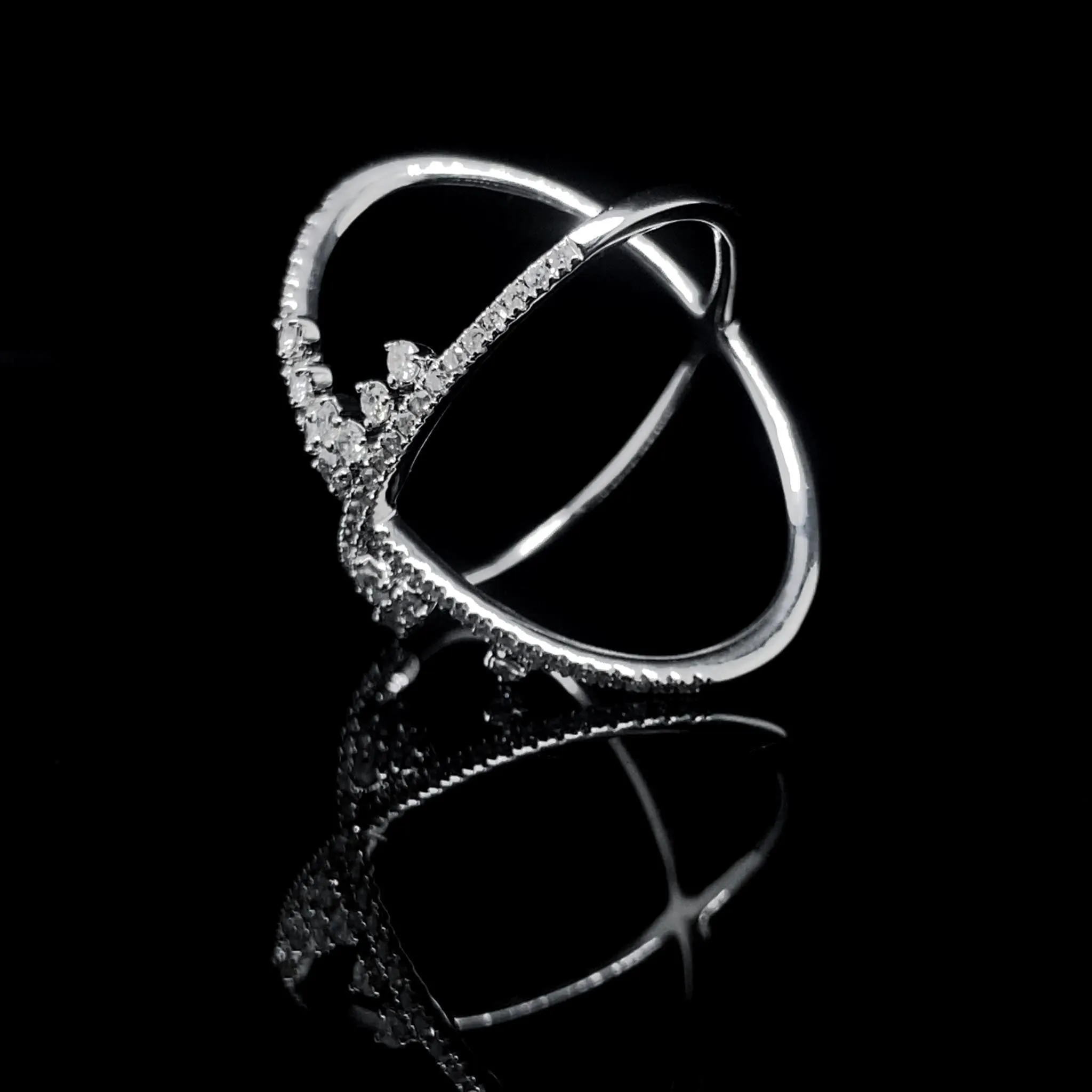 #LVNA2024 | Crossover Statement Diamond Ring 18kt